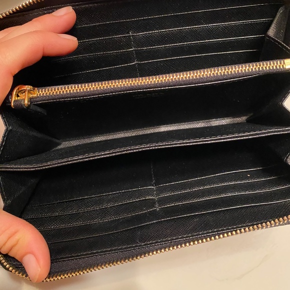 Black Prada Wallet - Picture 5 of 5